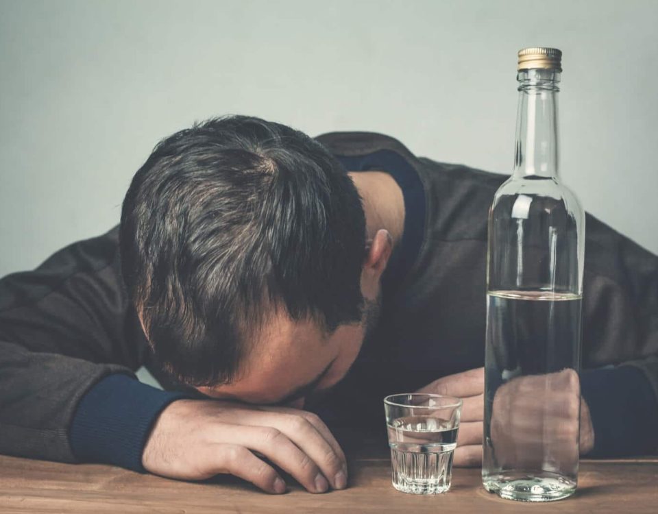 چقدر طول میکشد تا الکل از بدن خارج شود؟